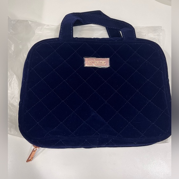 Sold. Brand New Skinbetter Science Bundle (4 products, 3 samples& 1 bag)‼️disc. - Picture 7 of 12